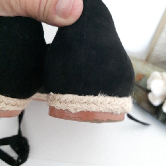 2/$35 SALE Torrid Black Suede Flats  8W   Ankle Ties  Like New - Picture 8 of 8